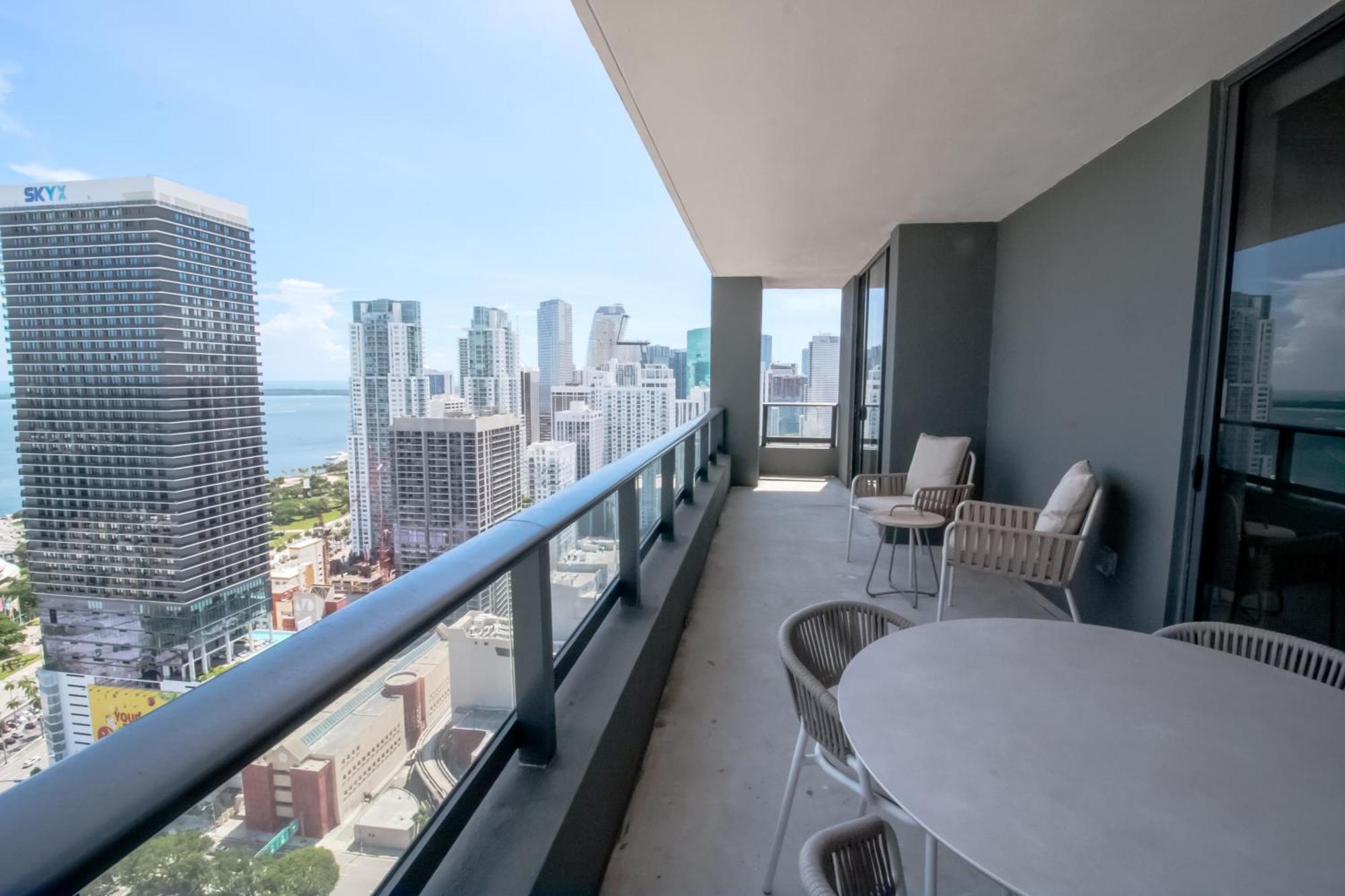 Luxurious 3 Bedroom With A View Apartamento *
