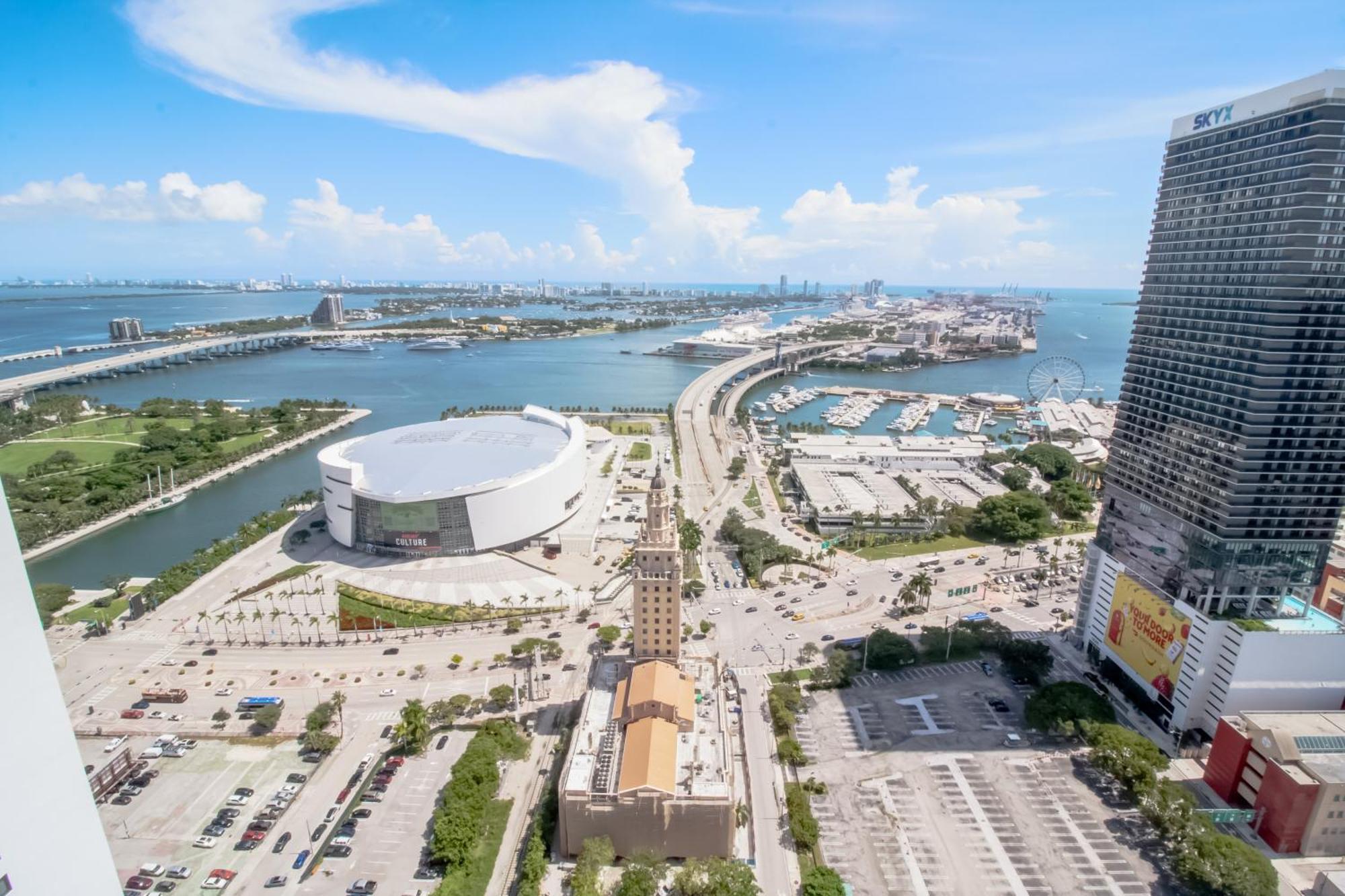 Luxurious 3 Bedroom With A View Apartamento *